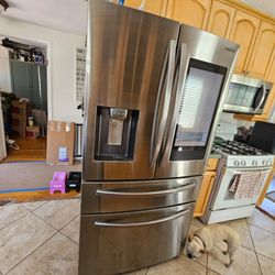 Samsung French Door Refrigerator with Family Hub
