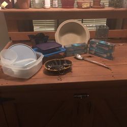 Pampered Chef Bread Bowl and Assorted Kitchen Items