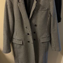 Ladies Winter Coat By Banana Republic 