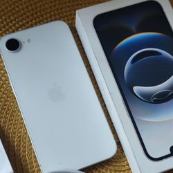 Apple Iphone 16E  White Open Box Brand New 
