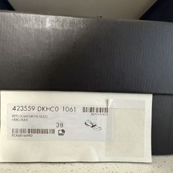 Gucci Women Faux Pearl Accents Leather Loafers w/ Tags