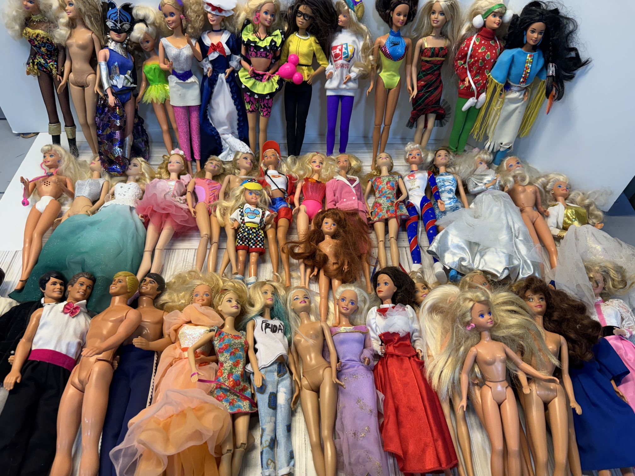 Huge Lot Of Vintage Barbie & Ken Dolls & Big Lot Clothing & Accessories 80-00s