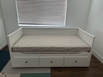 Ikea Hemnes Twin Daybed with 3 Drawers