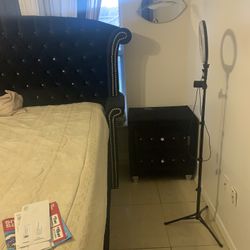 King Bed Black With Diamonds Decorations 