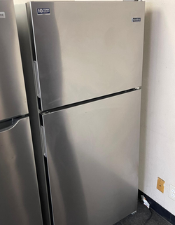 Deal: Maytag Stainless Top-Freezer Fridge – Ice maker ready