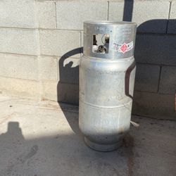 propane cylinder full