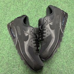 NIKE AIR MAX 90 TRIPLE BLACK SIZE 11.5