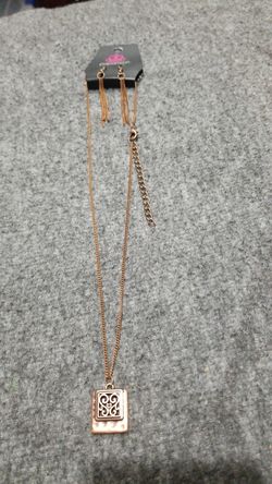 Paparazzi necklace and earrings