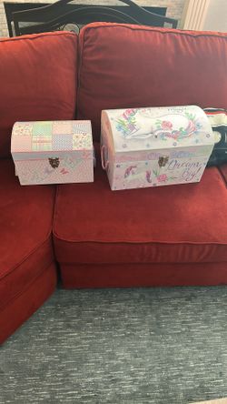 2 Pack Of Containers
