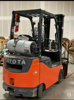 2017 Toyota forklift *like new*
