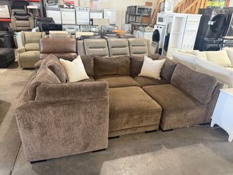 Costco Brize Modular Sectional $750 Worth $2499