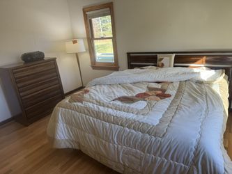 (FREE DELIVERY 🚚)King Bed Room Set Dresser Headboard Genuine Wood