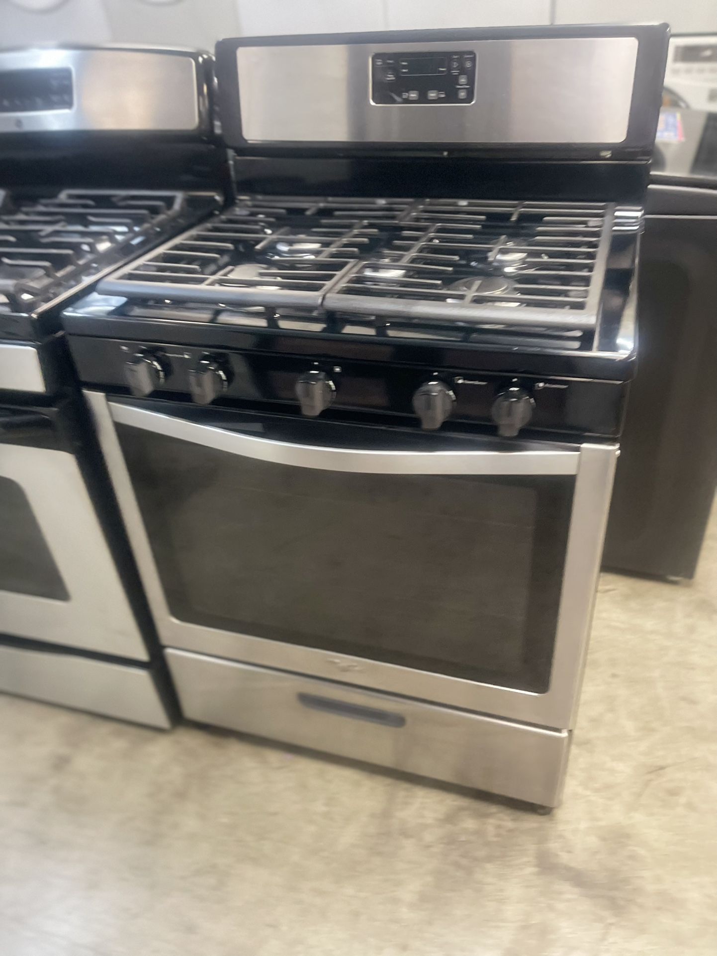 Whirlpool Gas Stove 5 Burners 30” Inch Wide 