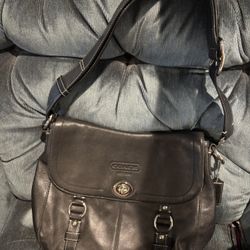 Like New Authentic Coach Purse. Black Leather. $40.00