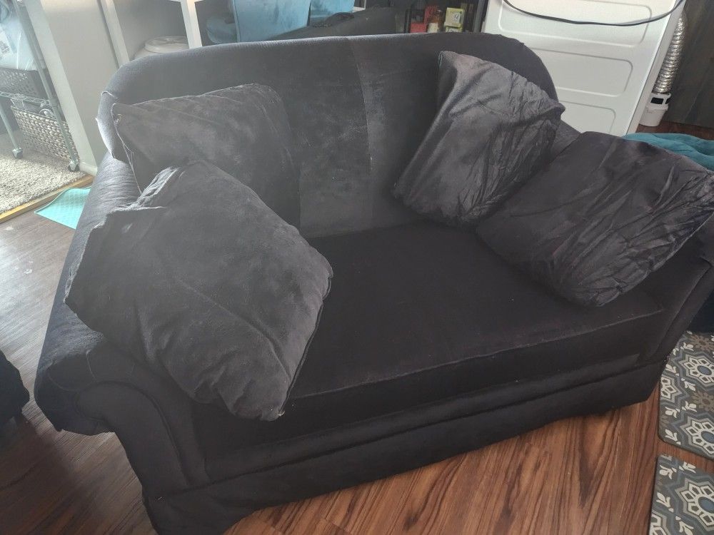 LoveSeat Pullout XL Twin Bed