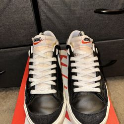 Nike Blazer 77 Low Black/white Size 8m/9.5w