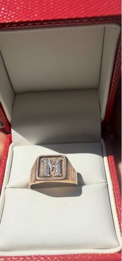 14k gold ring with letter M