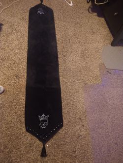 Skull table runner