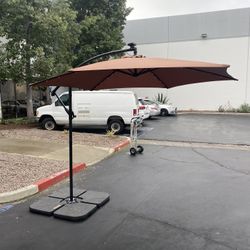 New 10’ Outdoor Patio Offset Cantilever Umbrella w/ Solar LED Light