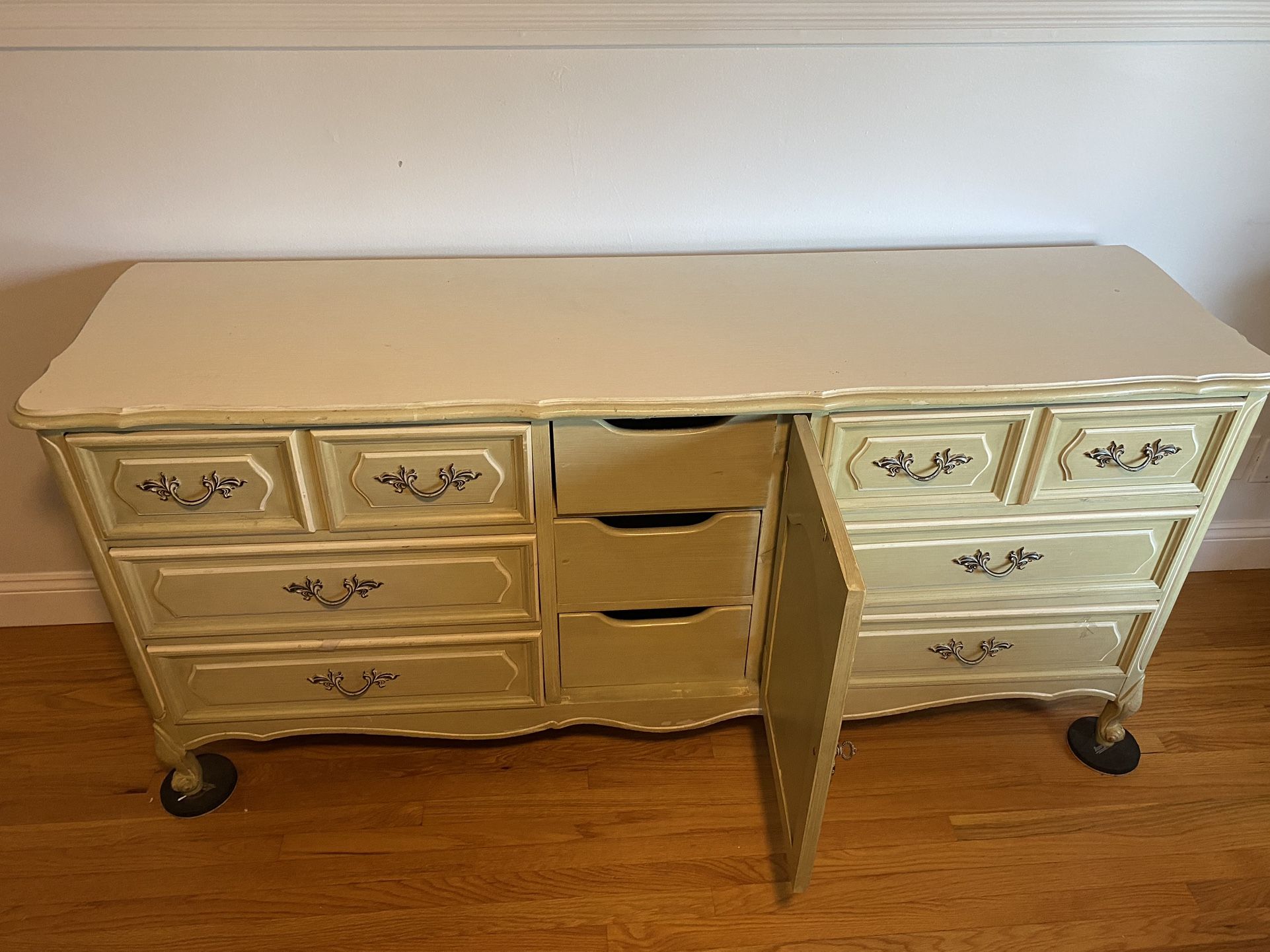 Vintage French Provincial Dresser 9 drawers 