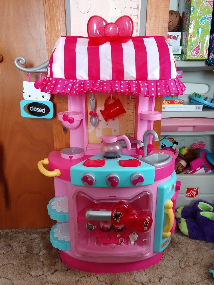 Hello Kitty kitchen