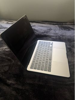 Apple MacBook M3 – 16GB RAM – 245GB SSD – Great Condition