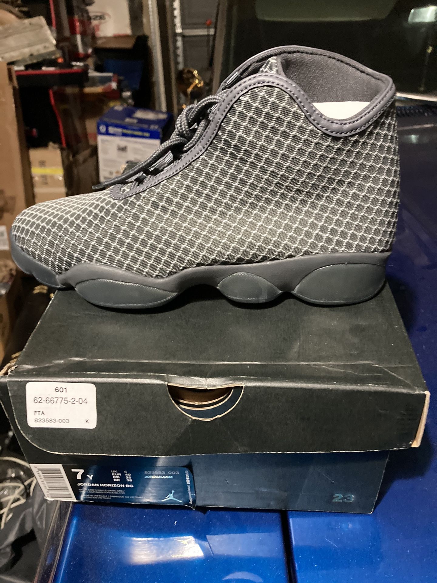 “New” Jordan Horizon Sz 7