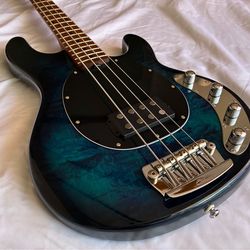 Sterling MM Stingray RAY34 FM Bass Neptune Blue.