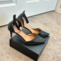 Black Heels With Strap 