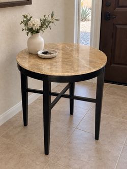 30″ Round Marble Entryway / Accent Table