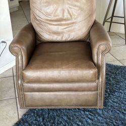 Potato barn Carolina’s burlap leather Chair 