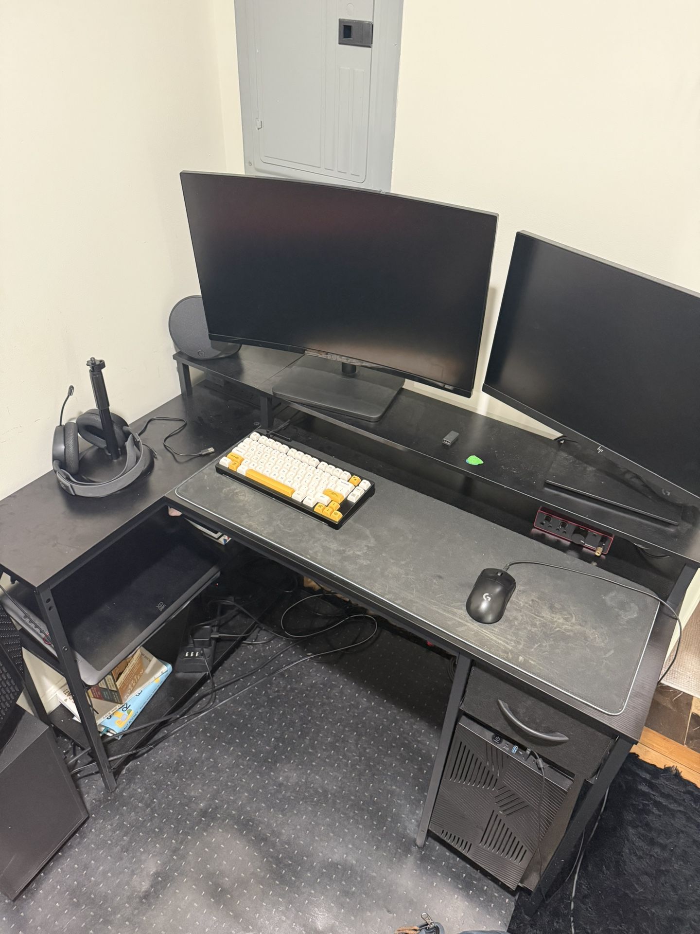 Black Reversible L-Desk