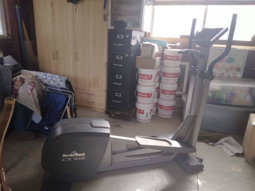 NordicTrack Elliptical Cx 938 Dark Gray