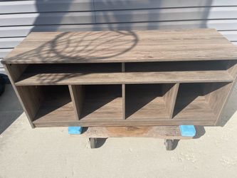 Entertainment table