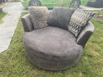 Round Lounge Loveseat