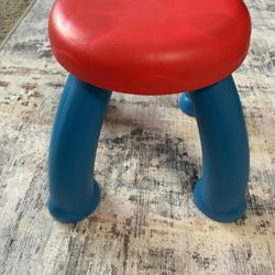 🪑 Kids Plastic Stool Red & Blue