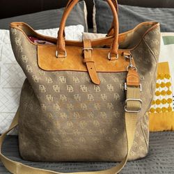 Dooney & Bourke 