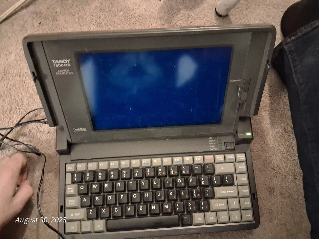 Tandy 1500 HD Vintage Laptop