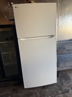 LG Top-Freezer Refrigerator White