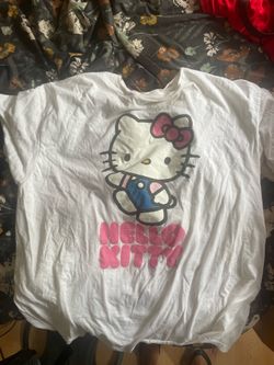 White hello kitty tshirt