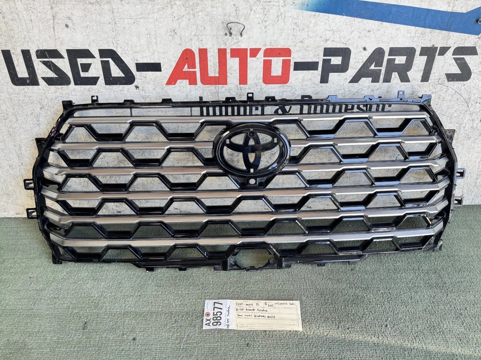 w/o emblem 2022 - 2023 - 2024 TOYOTA TUNDRA FRONT GRILLE OEM AX98577 w/CAMERAHOLE