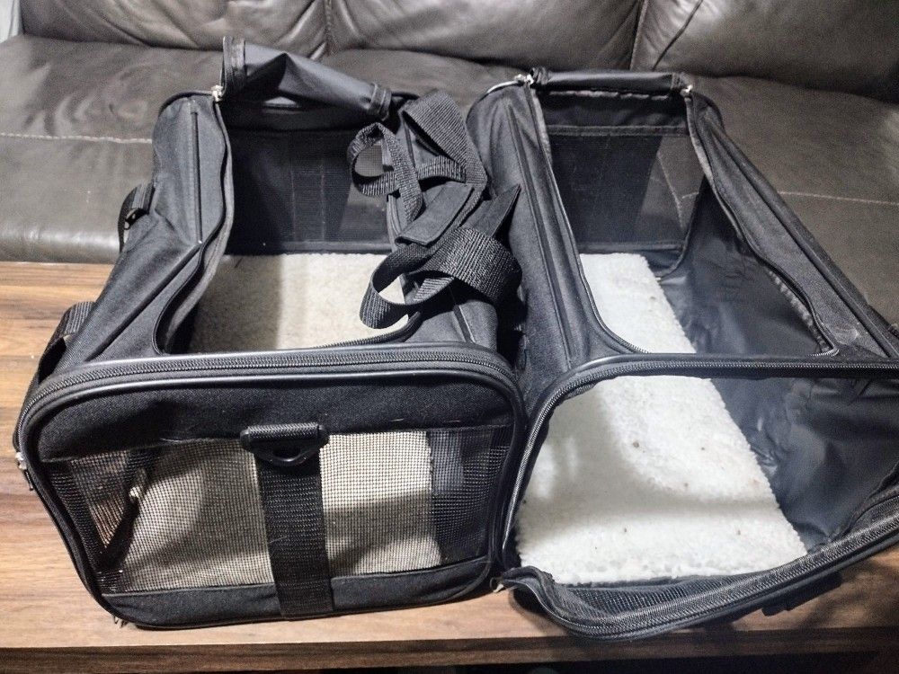 2 Medium Black Easy Explorer Soft Top Zip Pet Carriers