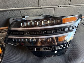 Genesis G80 headlight