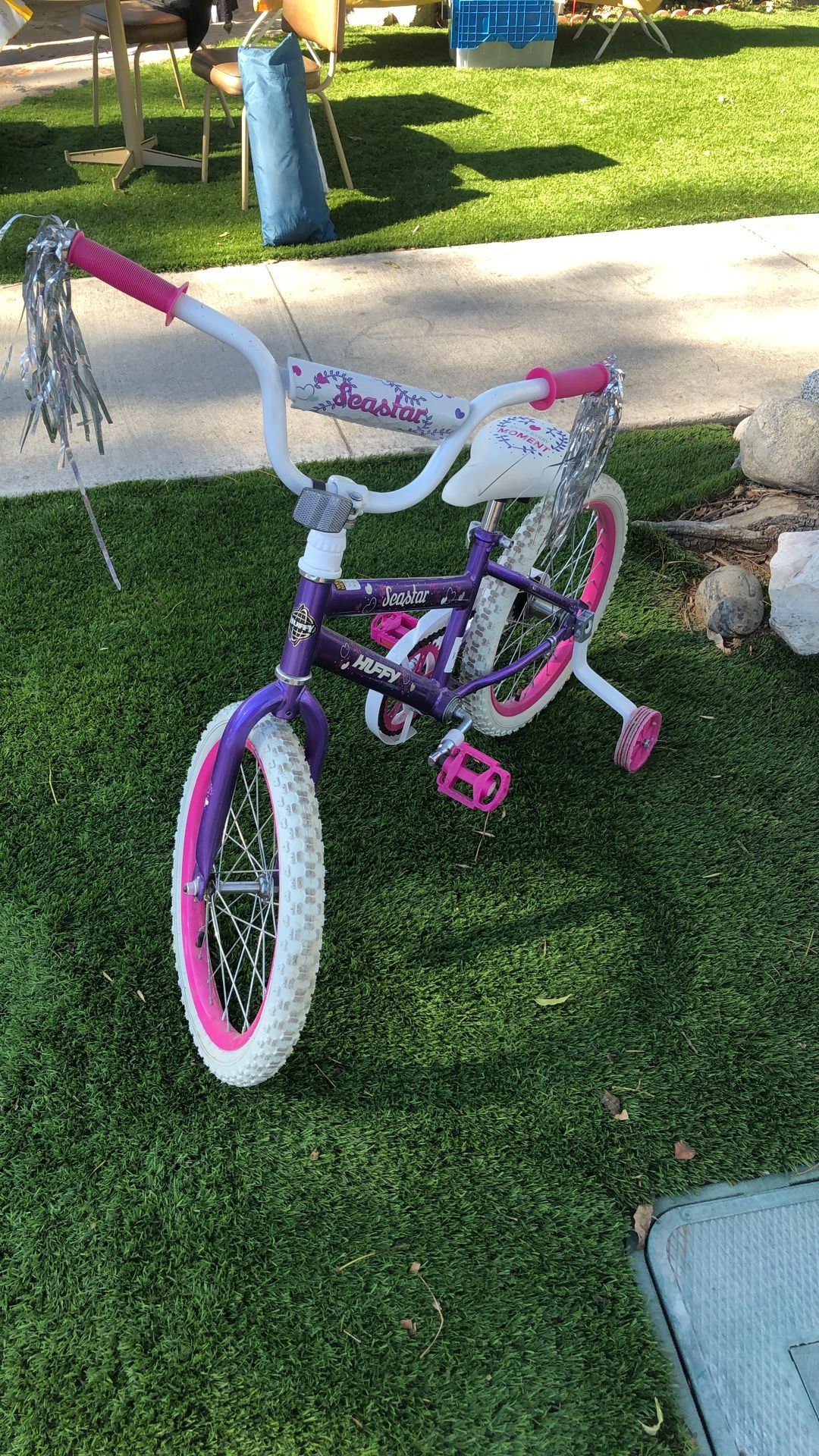 Girls Bicycle With training wheels