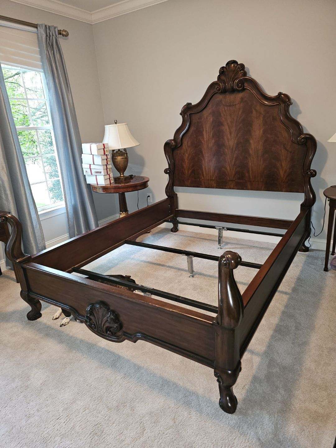 Queen size Bed