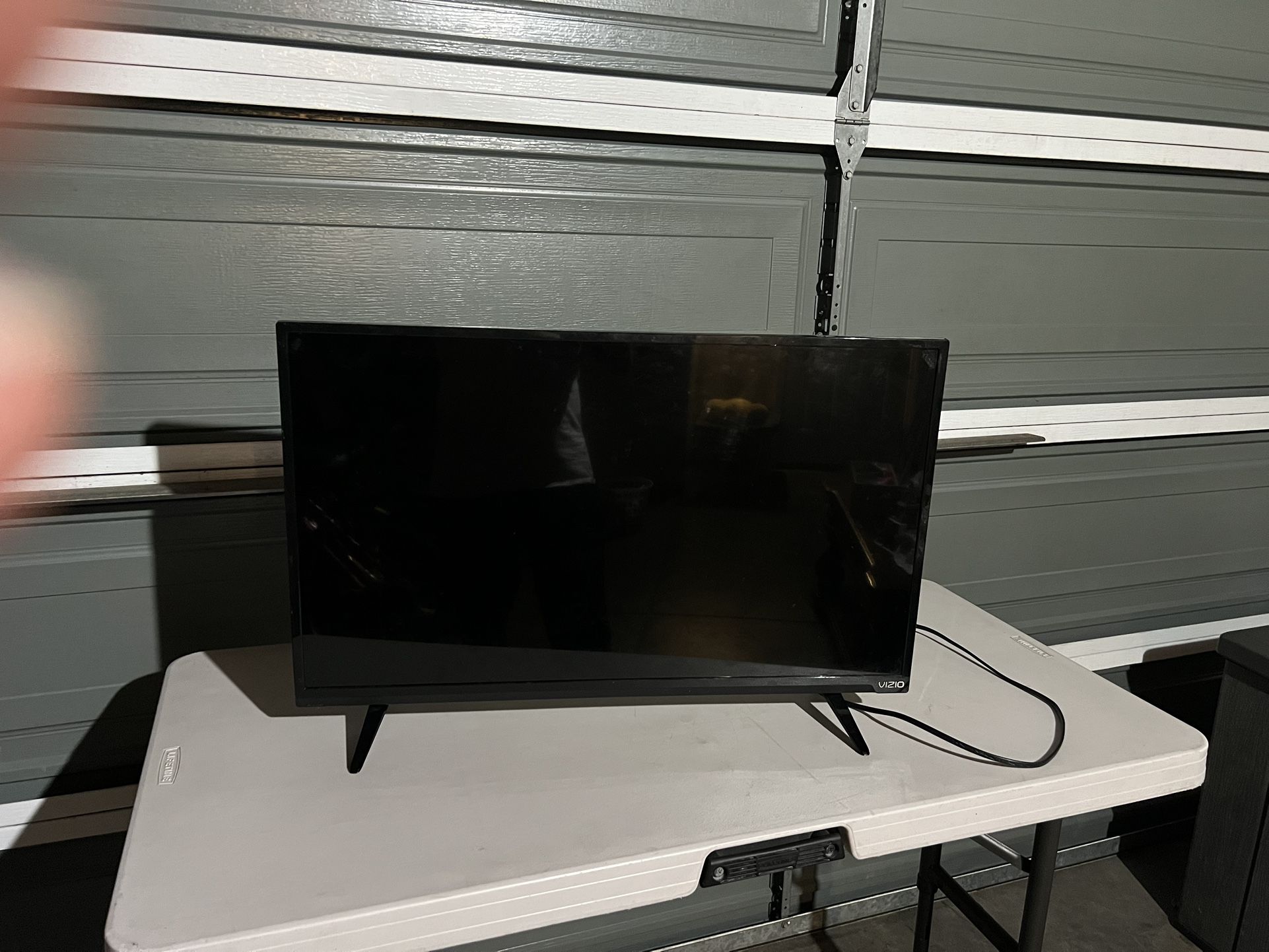 32” TV Model E32-C1