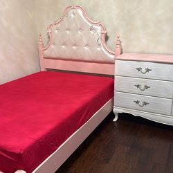 Bedroom Set For Girls - Twin bed