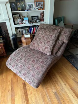 Vintage chaise lounge chair