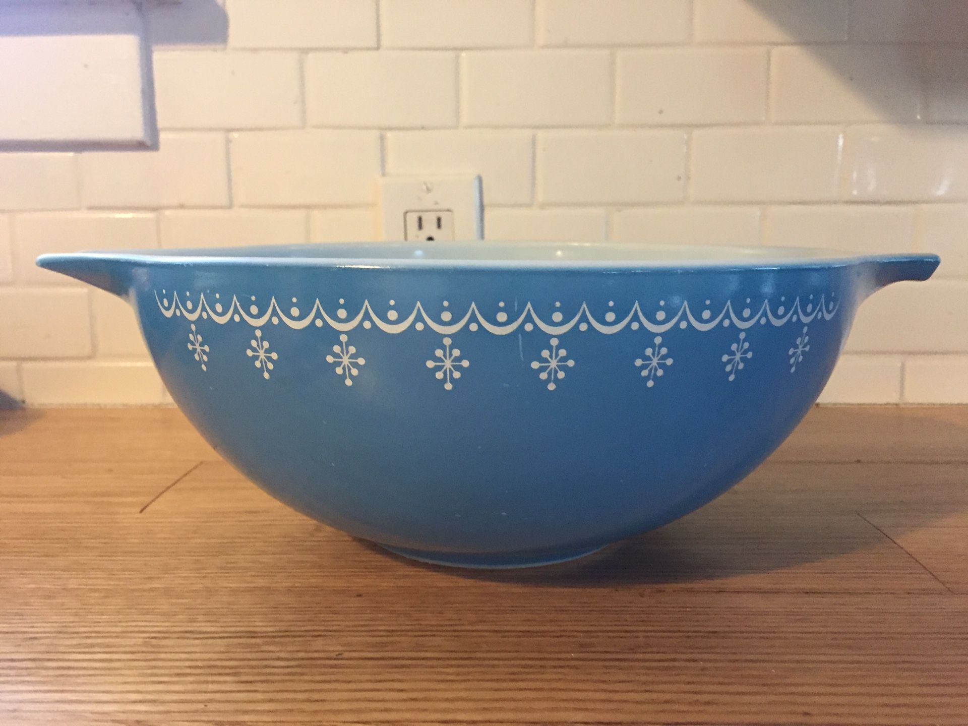 Vintage blue Cinderella Pyrex bowl