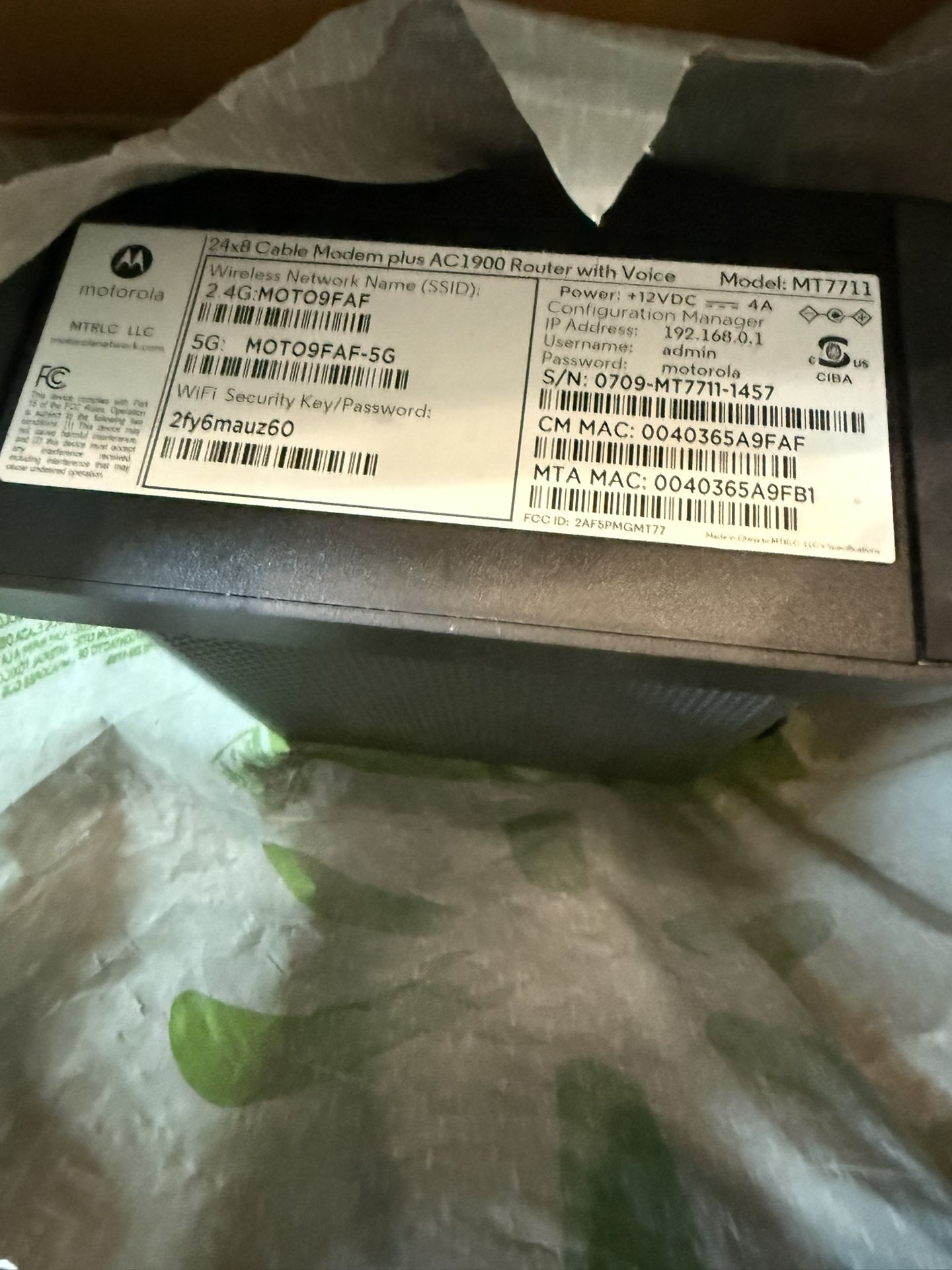 Motorola 24*8 Cable Modem Plus AC1900 Router With Voice